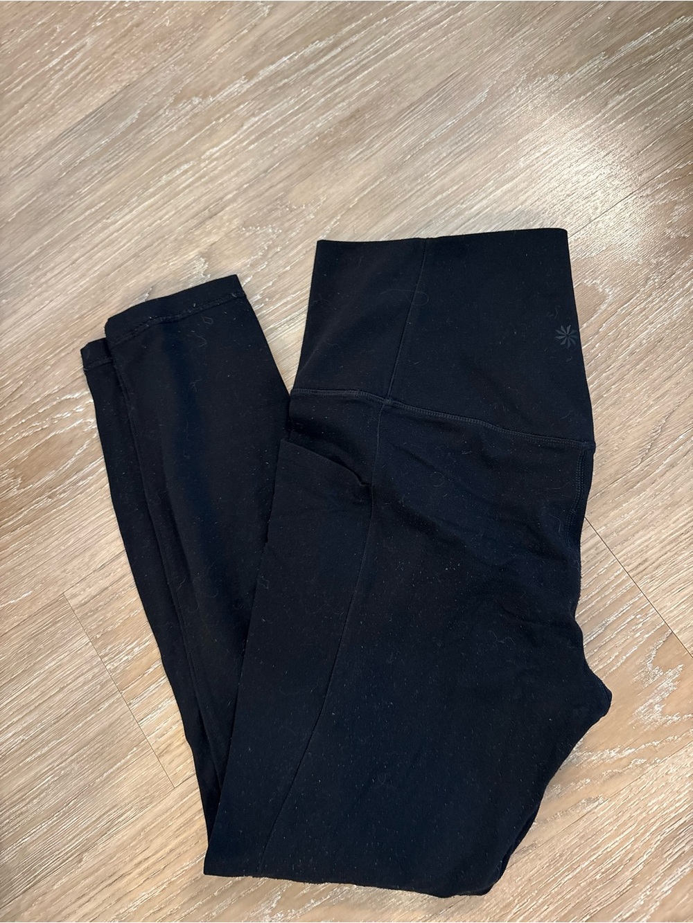 Athleta Black Salutation 7/8 Tights